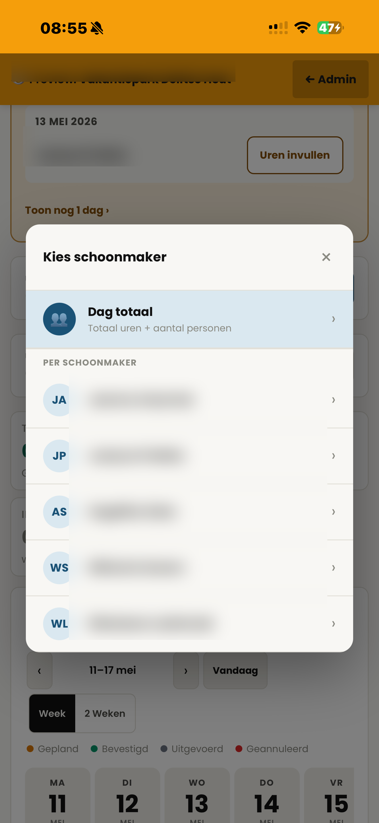 Modal listing the cleaners that worked that day so the client can pick one